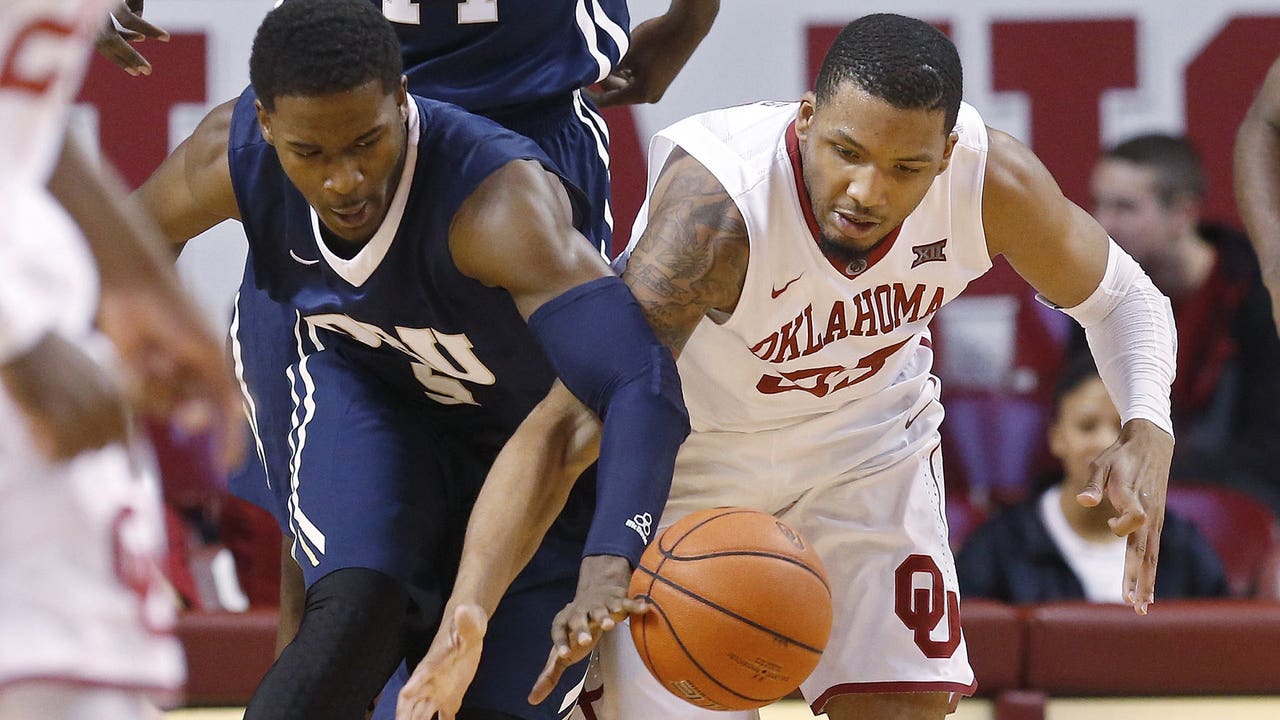 Buddy Hield leads No. 15 Sooners over Oral Roberts